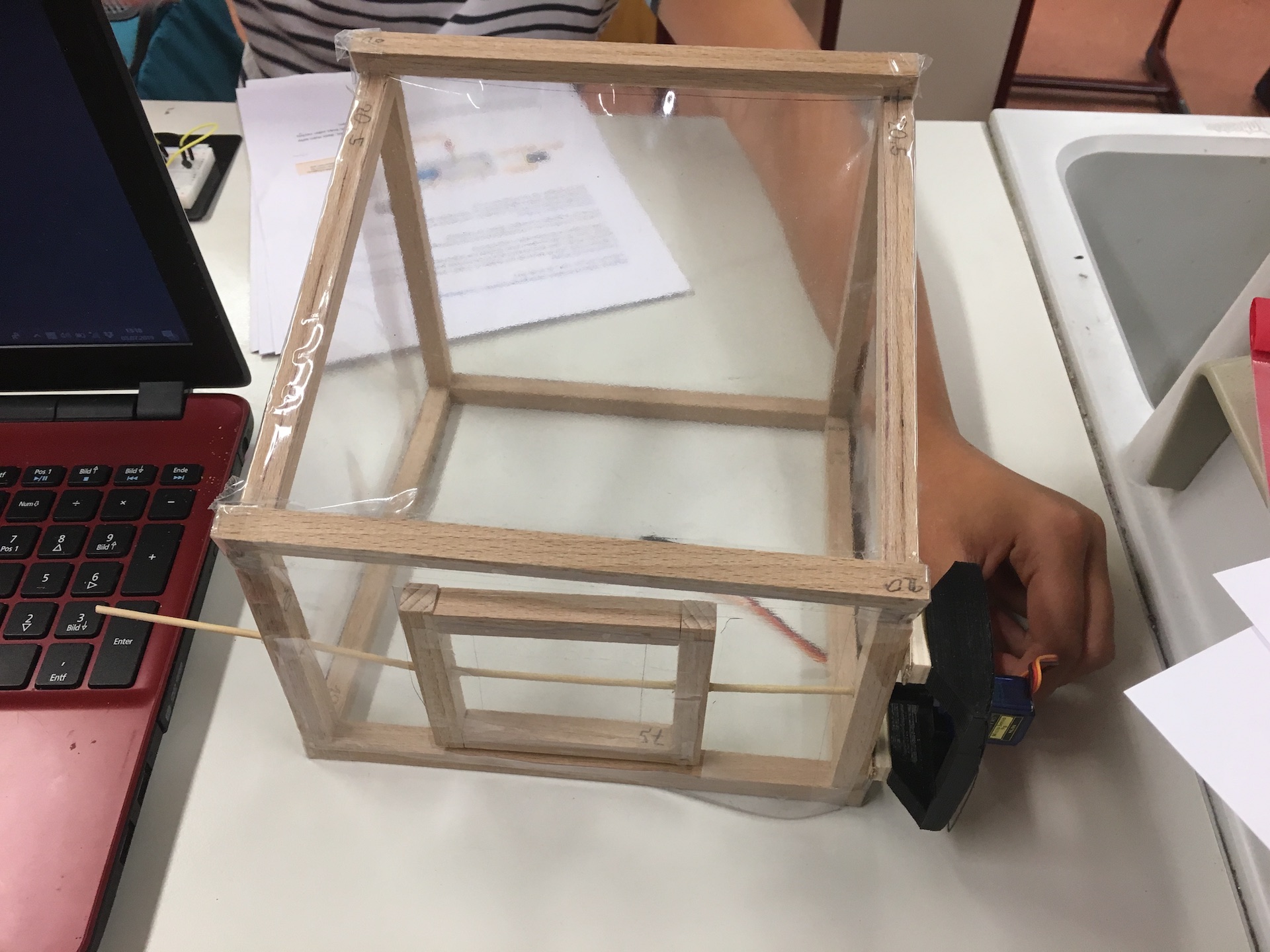 Ein selbst gebautes Gewächshaus 