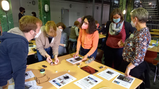 Qualifizierungsangebot in Jena: Lehrkräfte experimentieren beim Workshop "Click your Circuit"