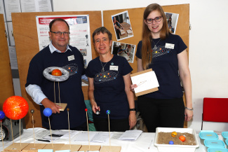 Projekt: Minti und Pipetta fliegen zum Mond