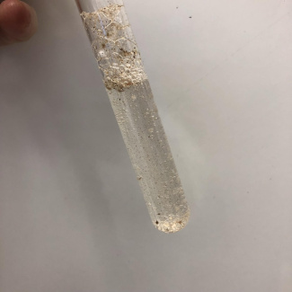 mehr HCl bedeutet höhere Blasenbildung